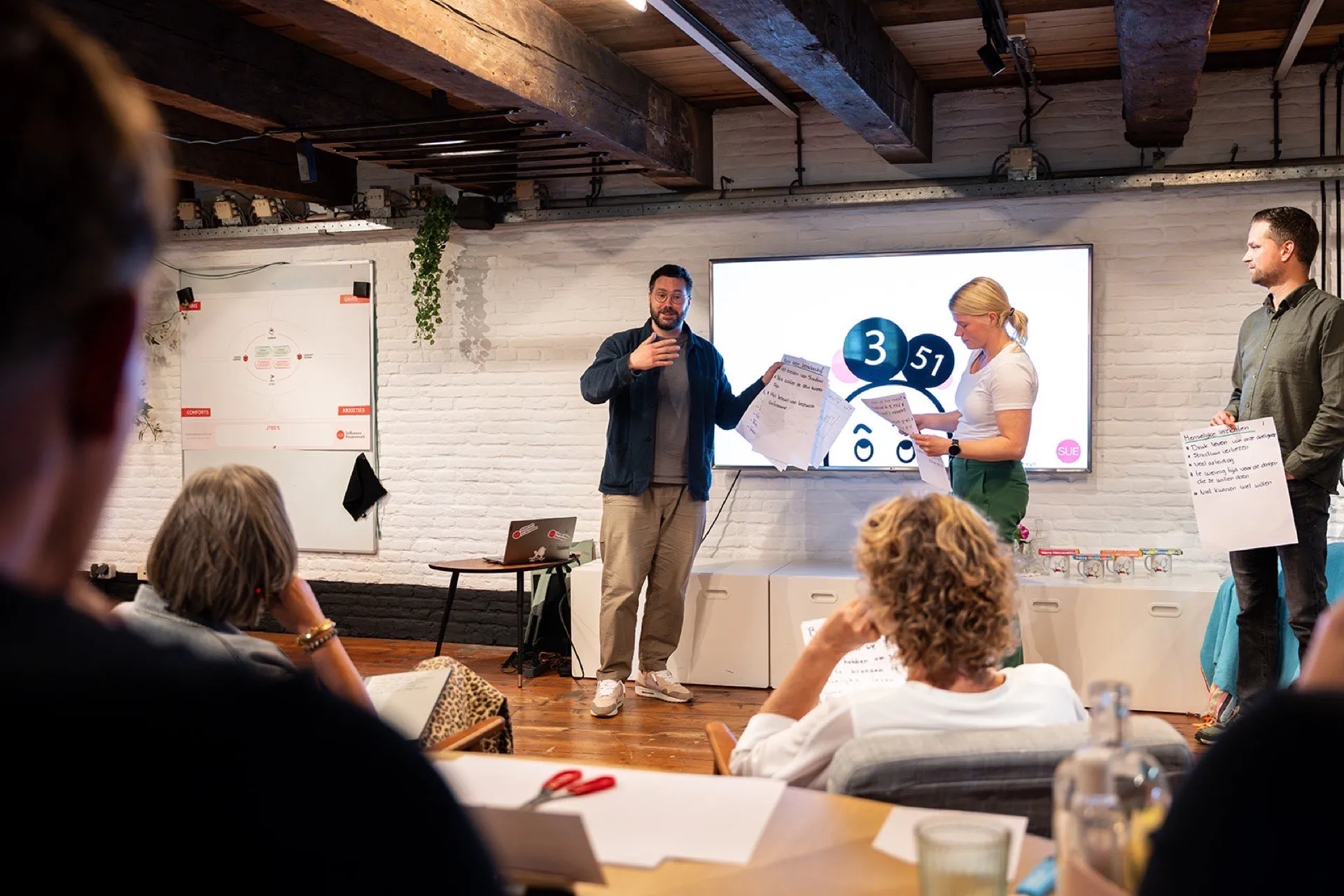 Presentatie van gedragsinterventie aan de groep